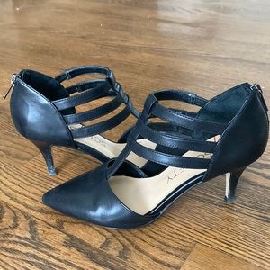 Size 7 SOLE SOCIETY black zip heels